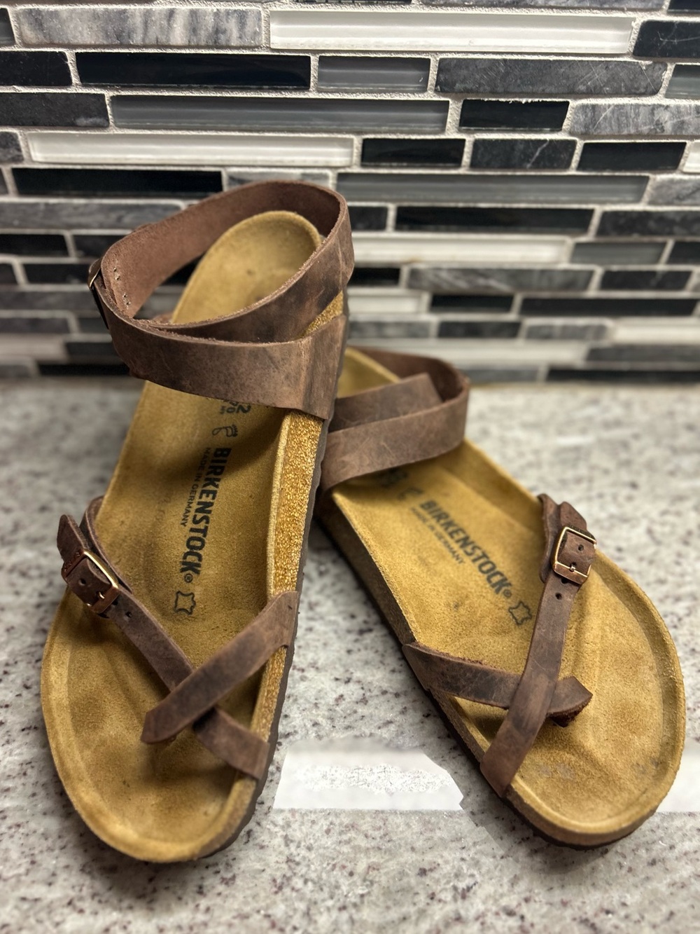 Birkenstock Yara Brown Leather Ankle-Strap Sandals women’s size 11(42) - Picture 2 of 7